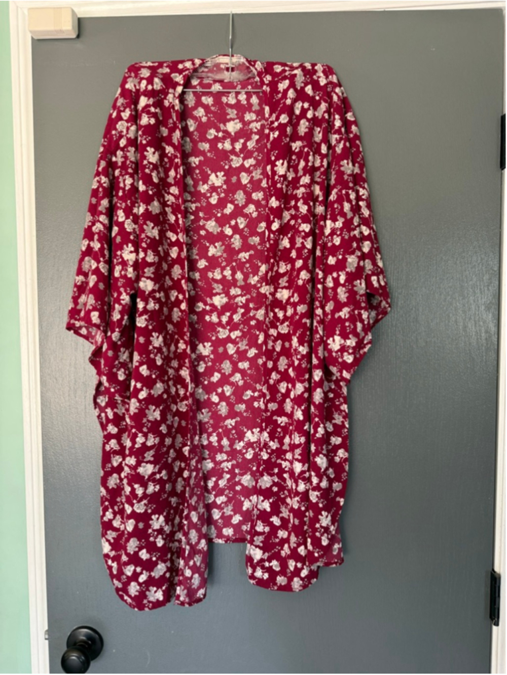 Women's Entro Red & White Floral Kimono Shrug M